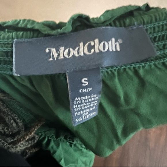3/$30 🍂 ModCloth Green Button Down Long Sleeve Blouse - Picture 8 of 9